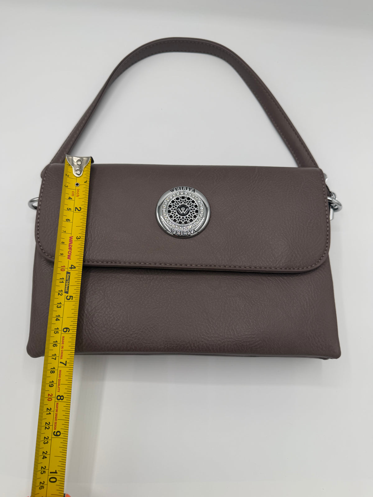 Multiple pockets crossbody