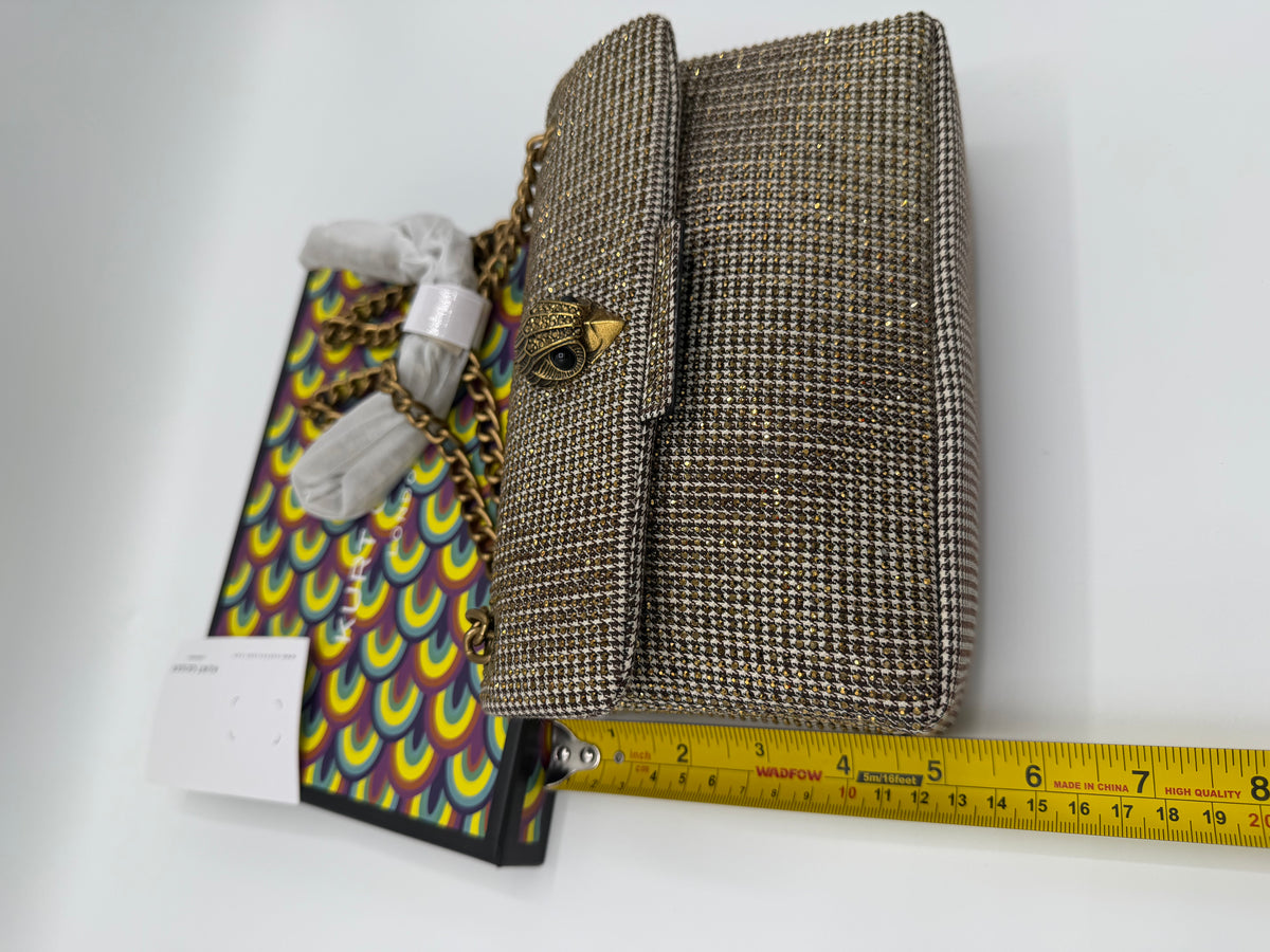 Most trendy golden in small size