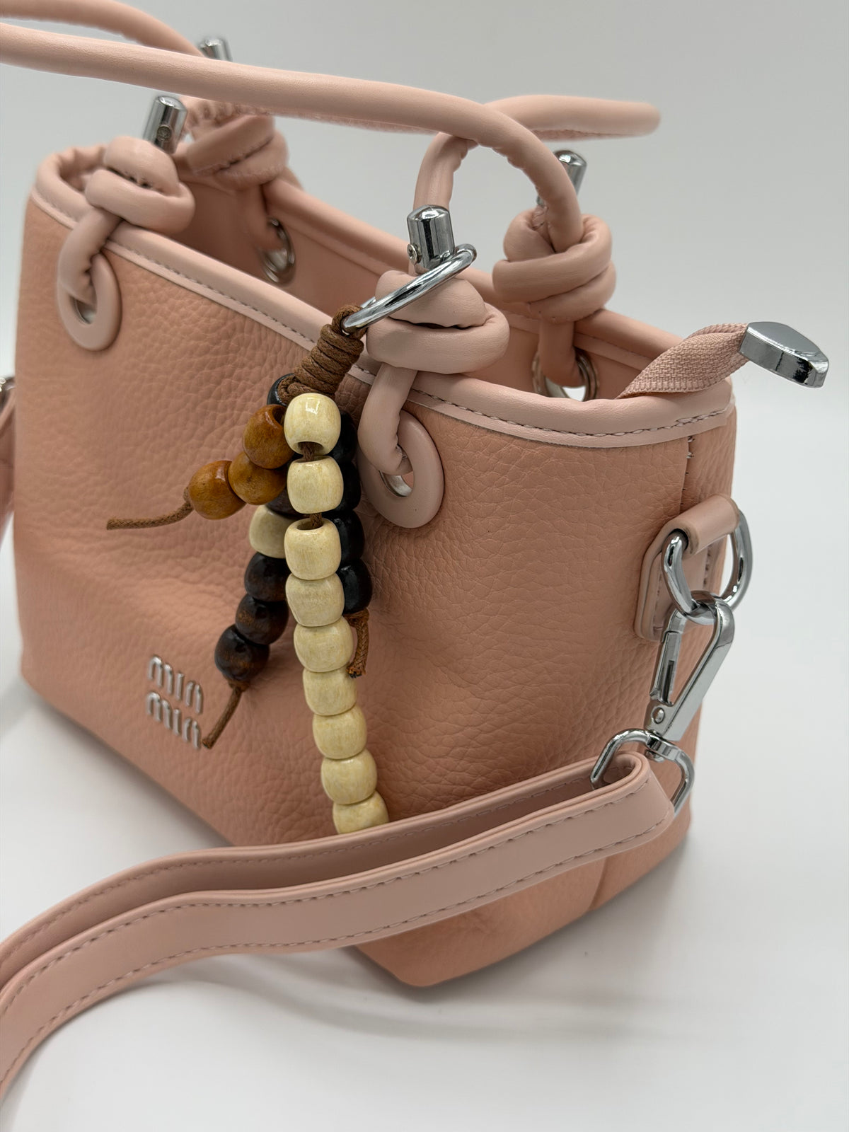 Luxury hand bag with crossbody strep