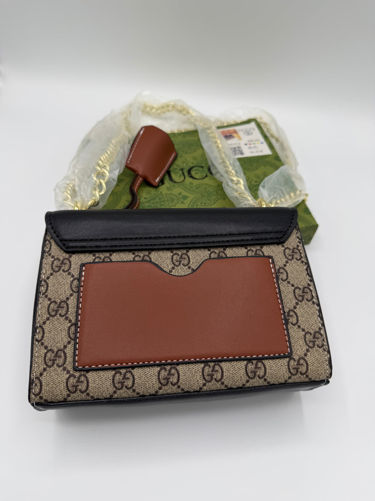 Luxury crossbody with golden Chain