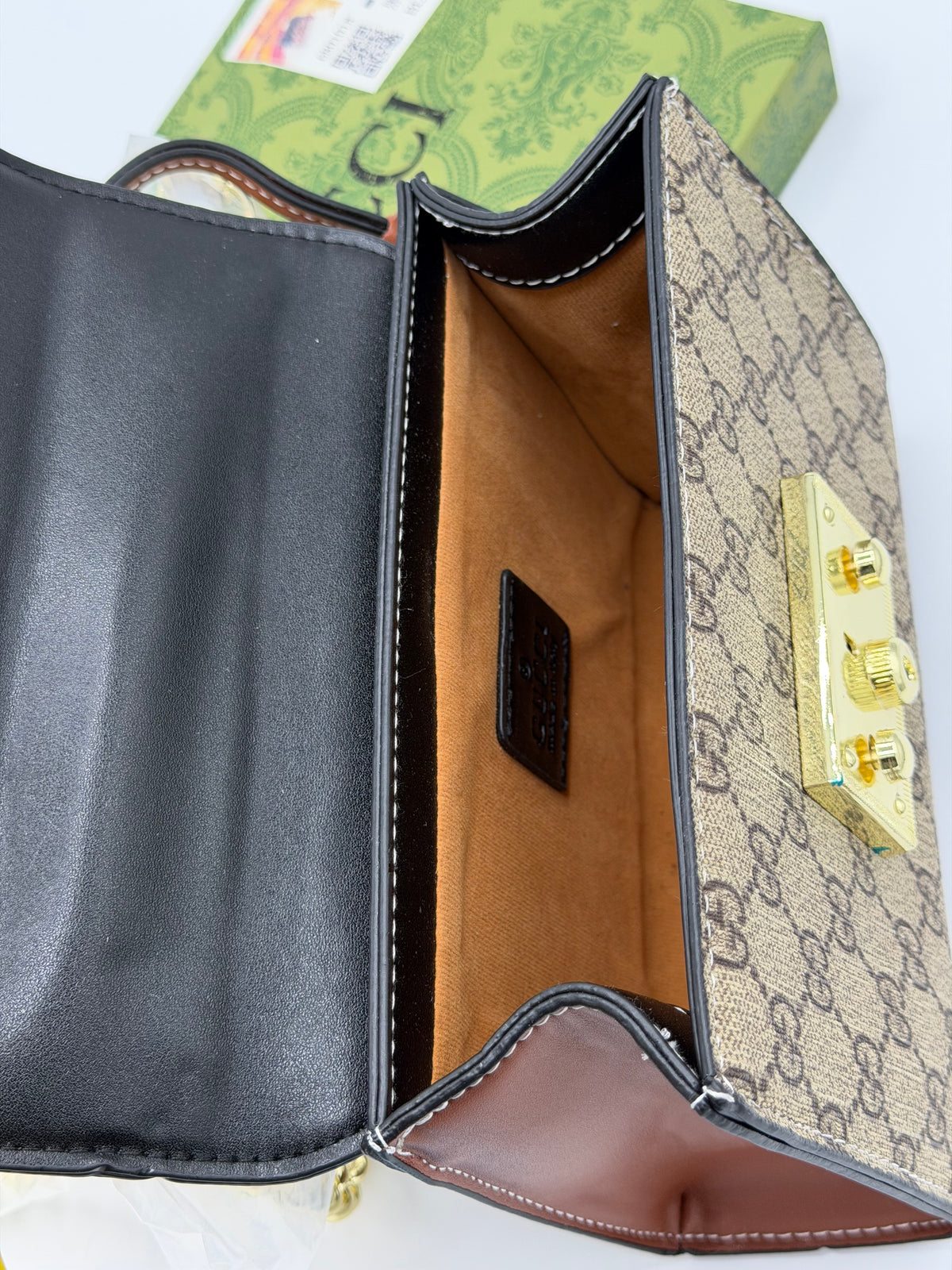 Luxury crossbody with golden Chain