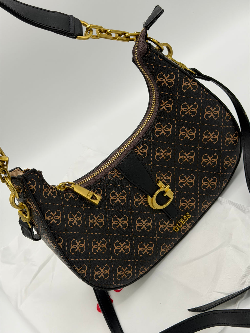Guess trendy shoulder bag