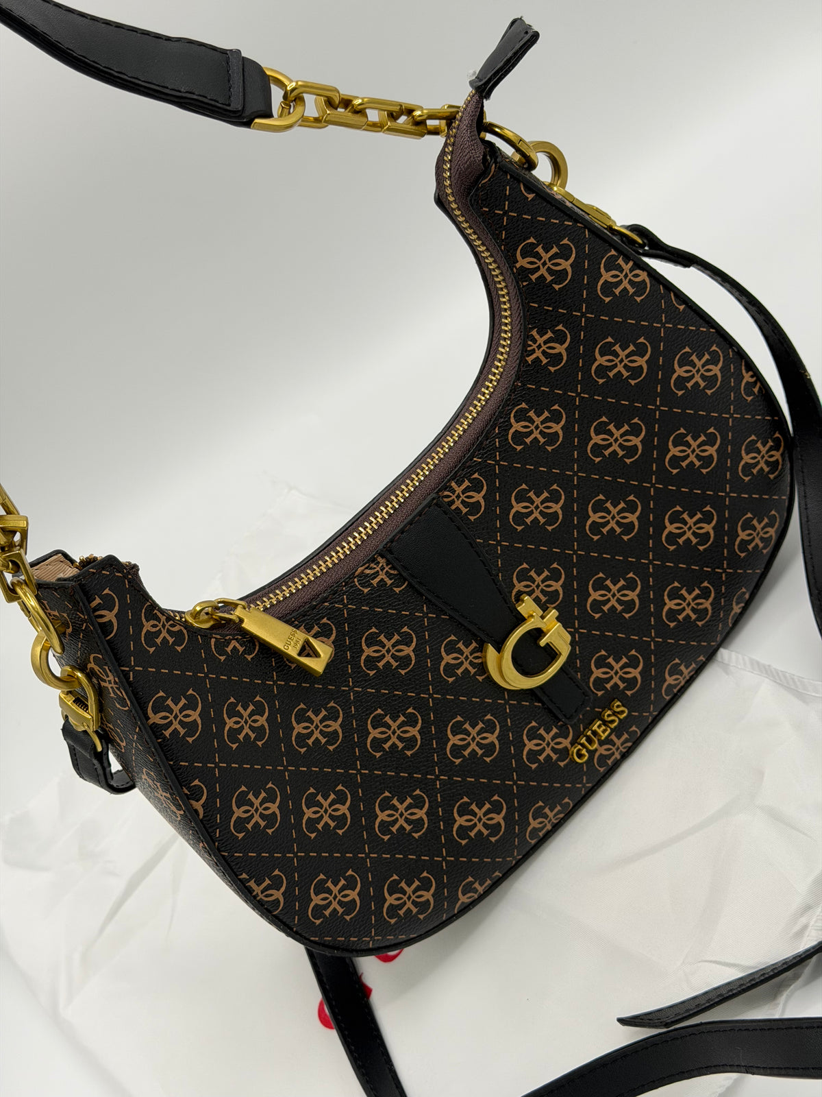 Guess trendy shoulder bag