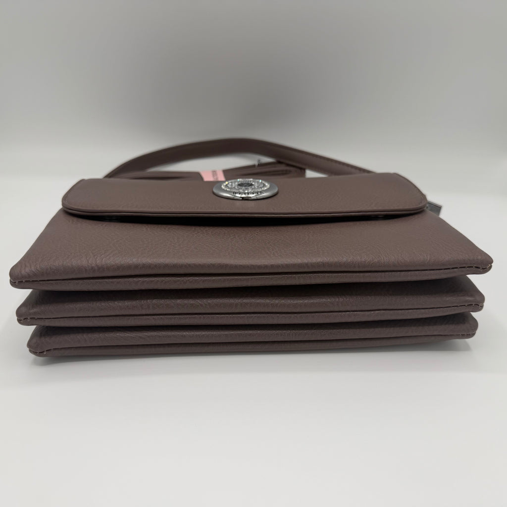 Multiple pockets crossbody