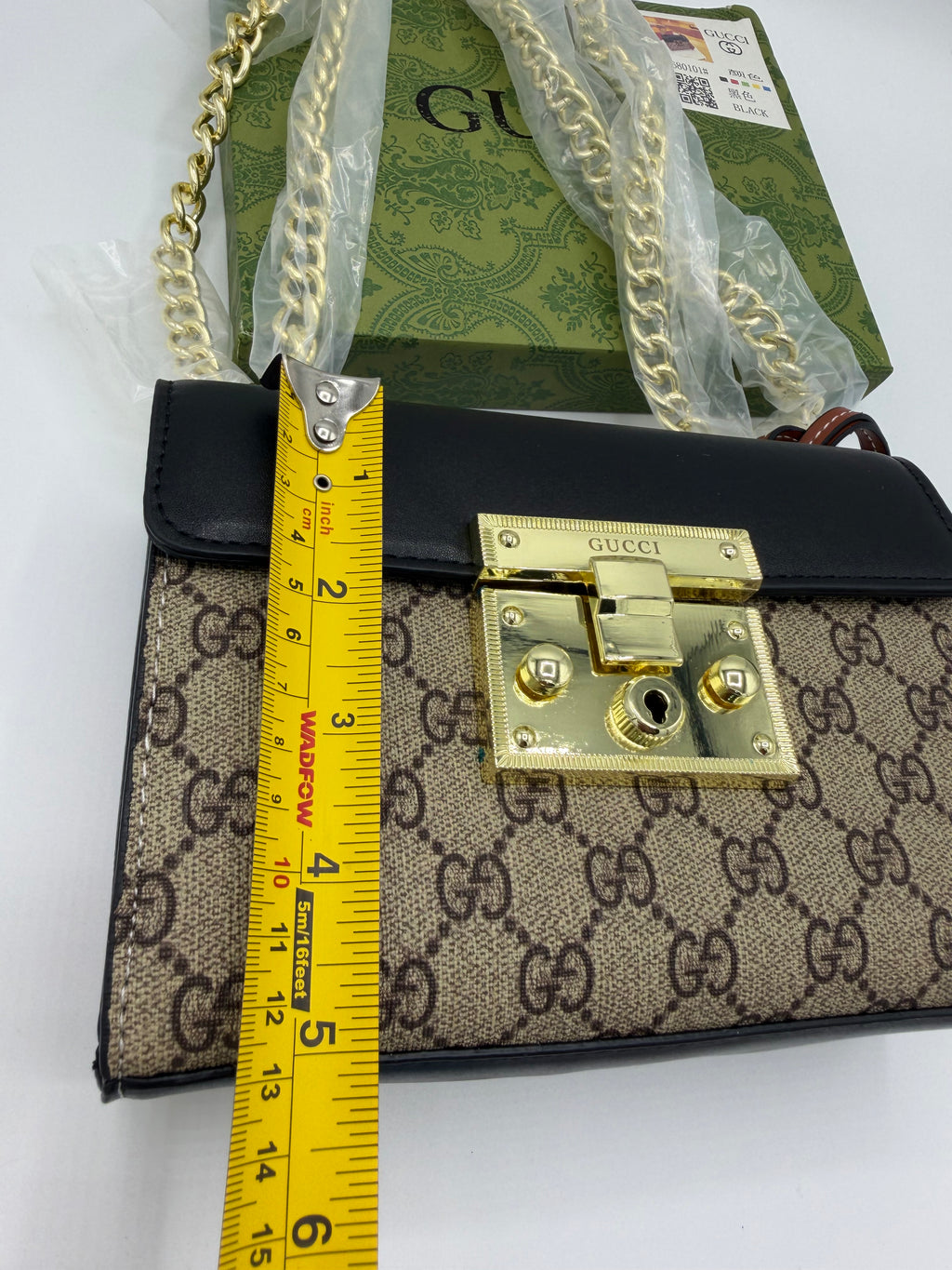 Luxury crossbody with golden Chain