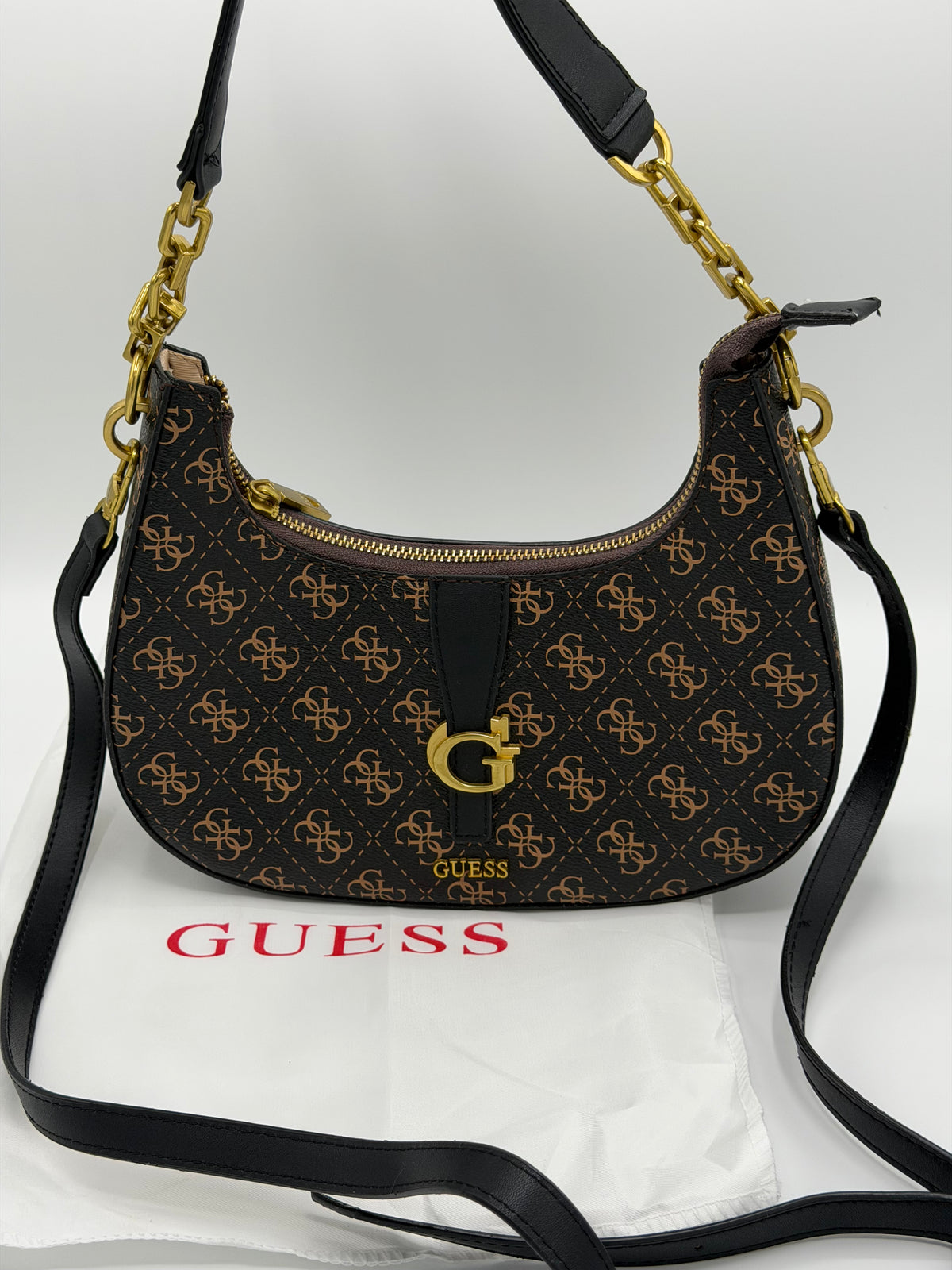 Guess trendy shoulder bag
