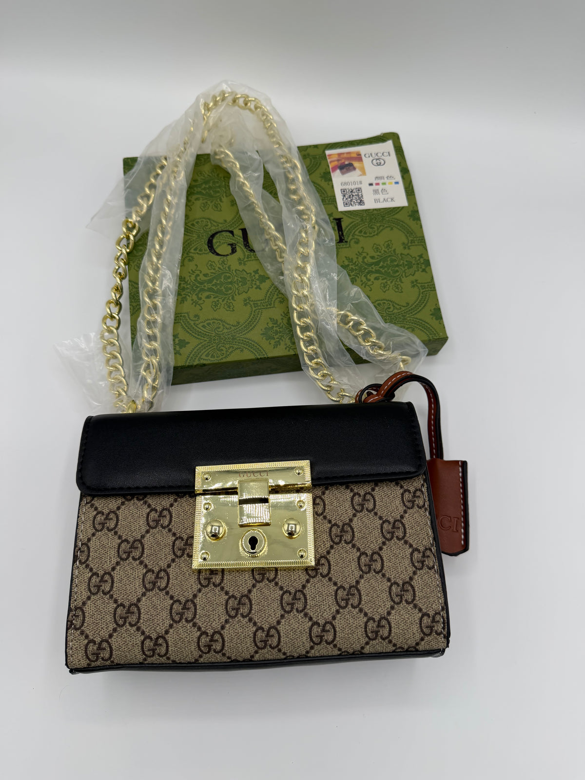 Luxury crossbody with golden Chain