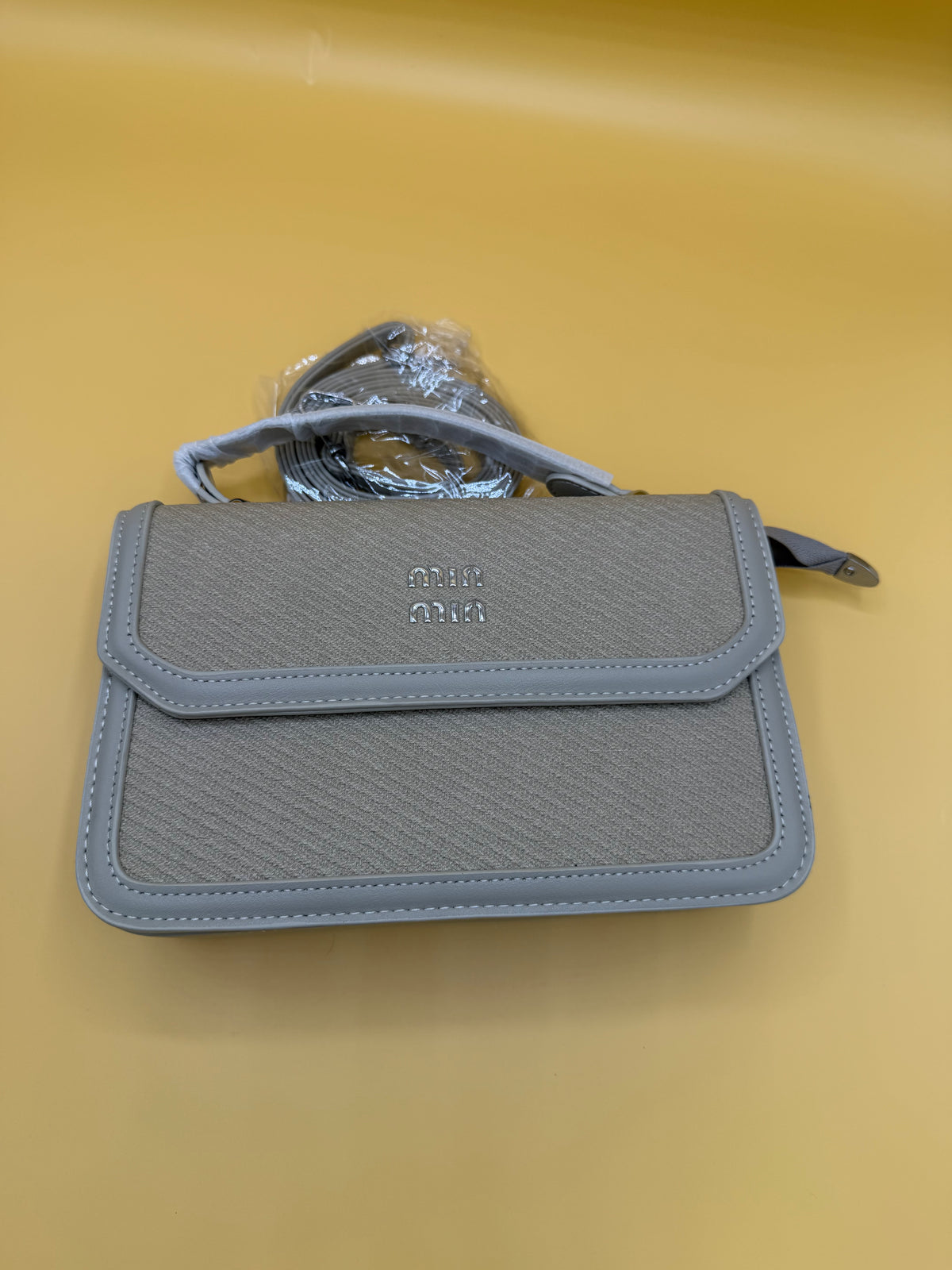 Min min cross body