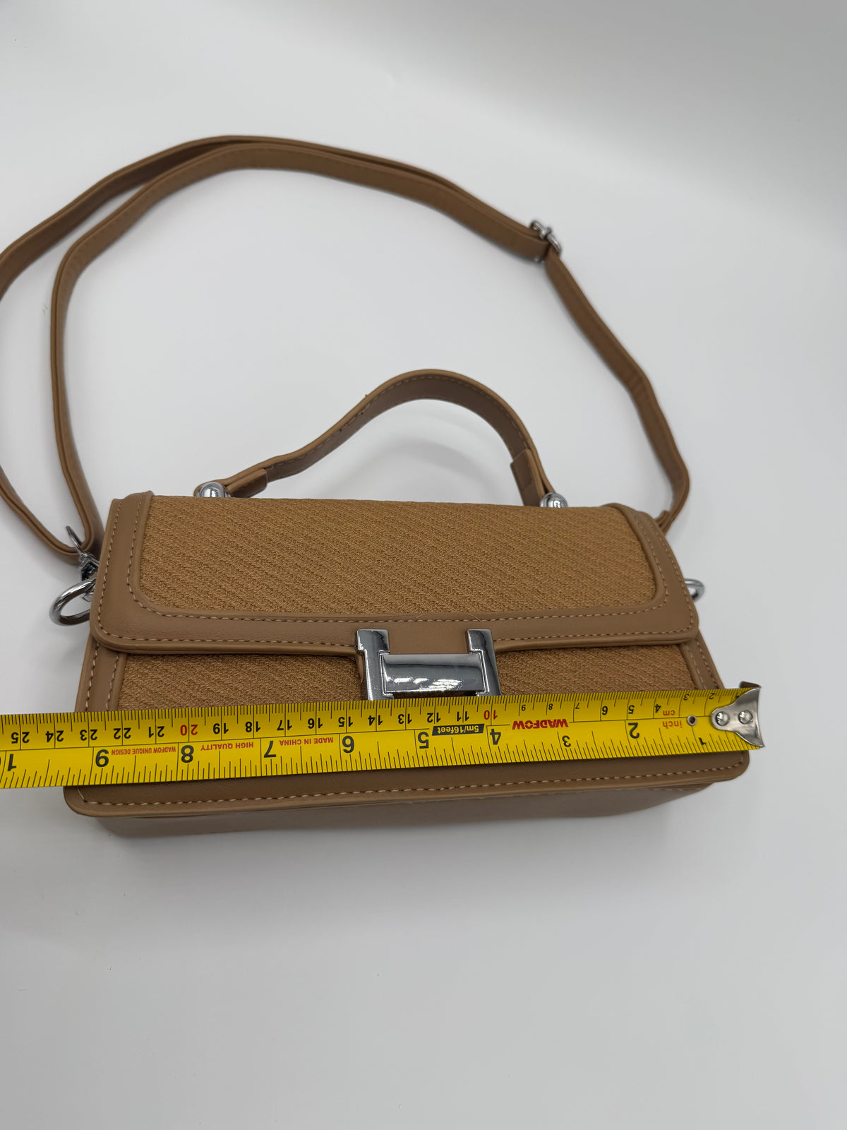 Crossbody handcarry