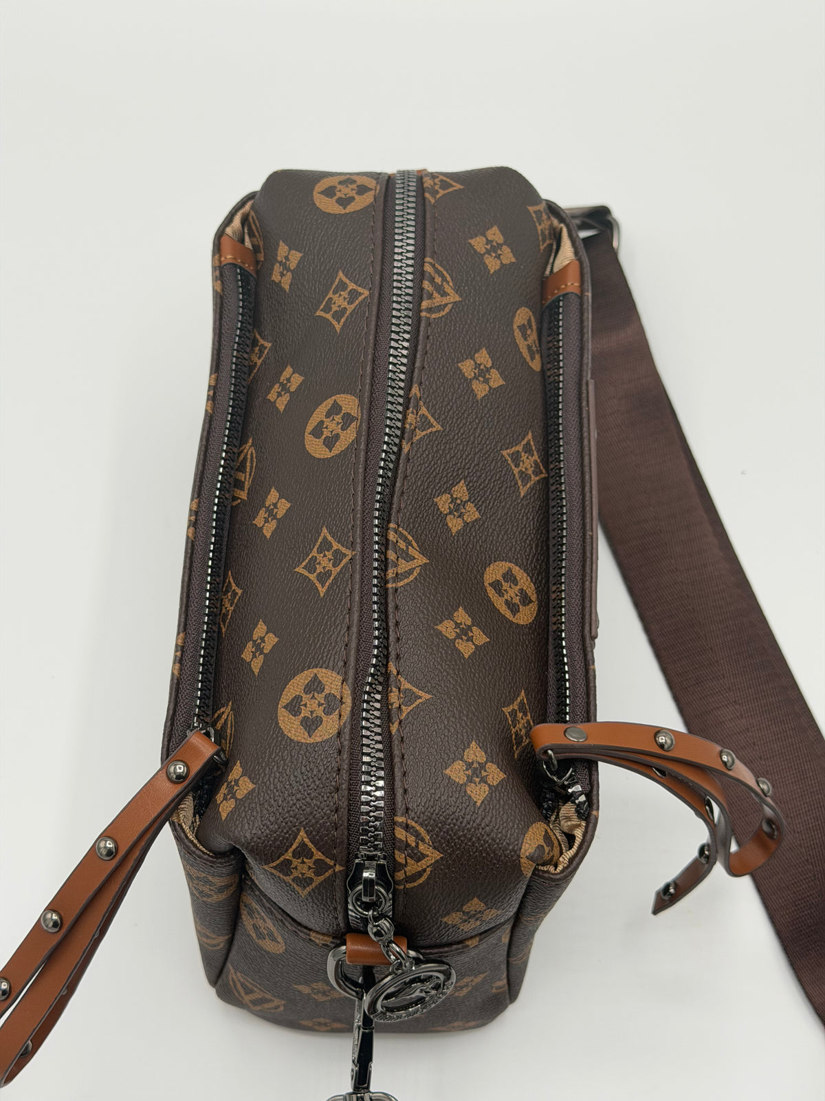 Luxury For daily use with multiple pockets