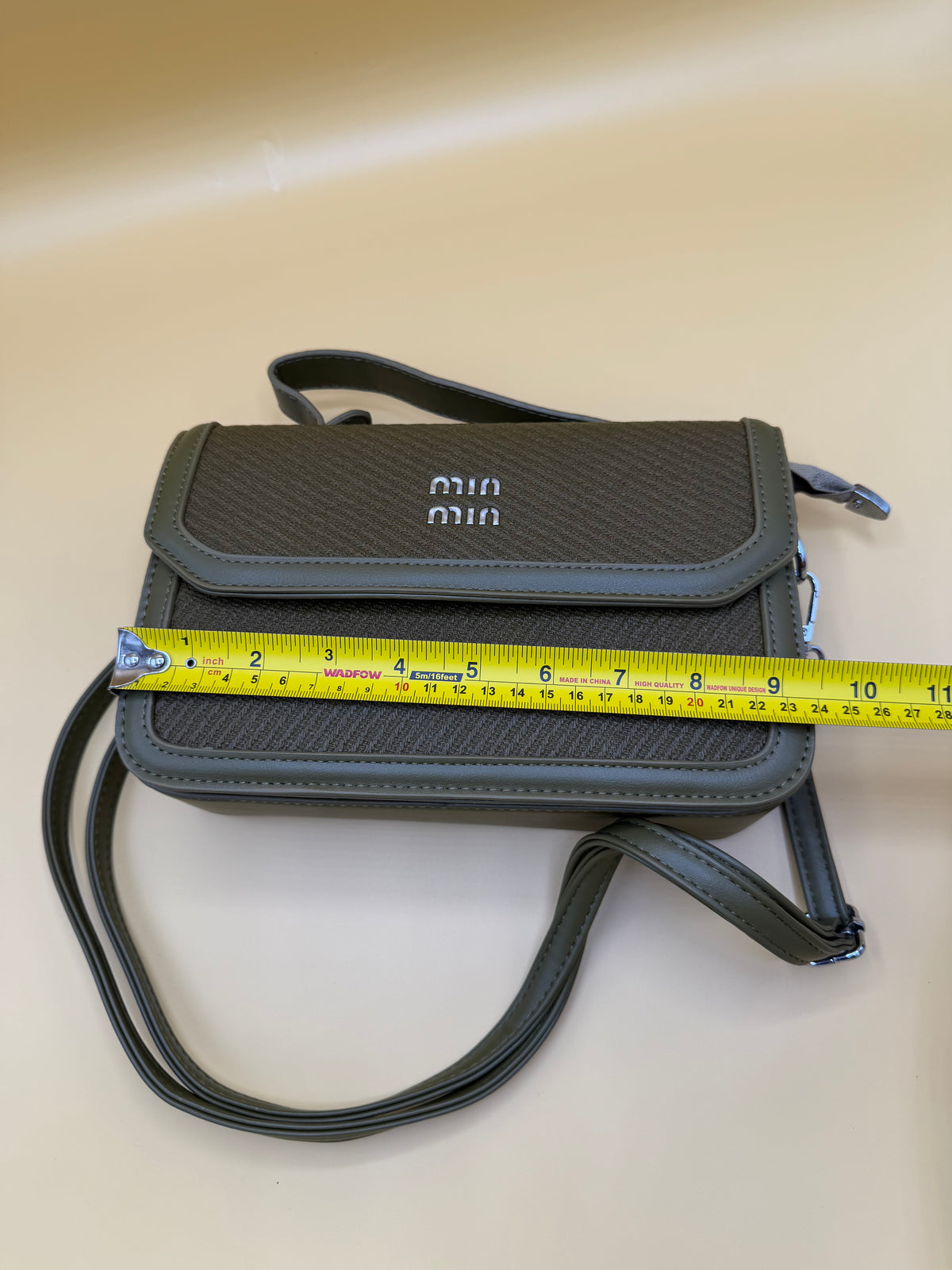 Min min cross body