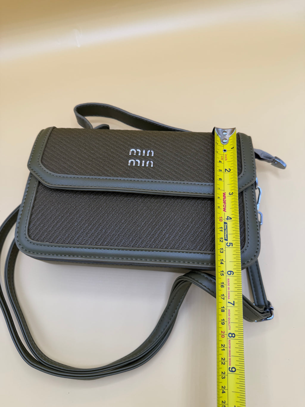 Min min cross body