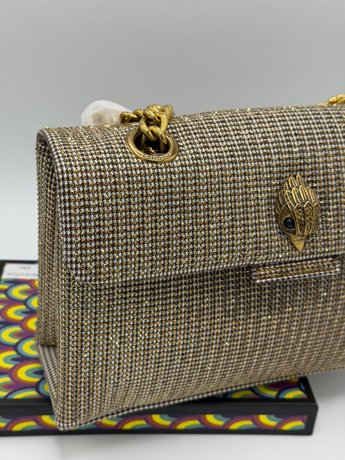 Most trendy golden in small size