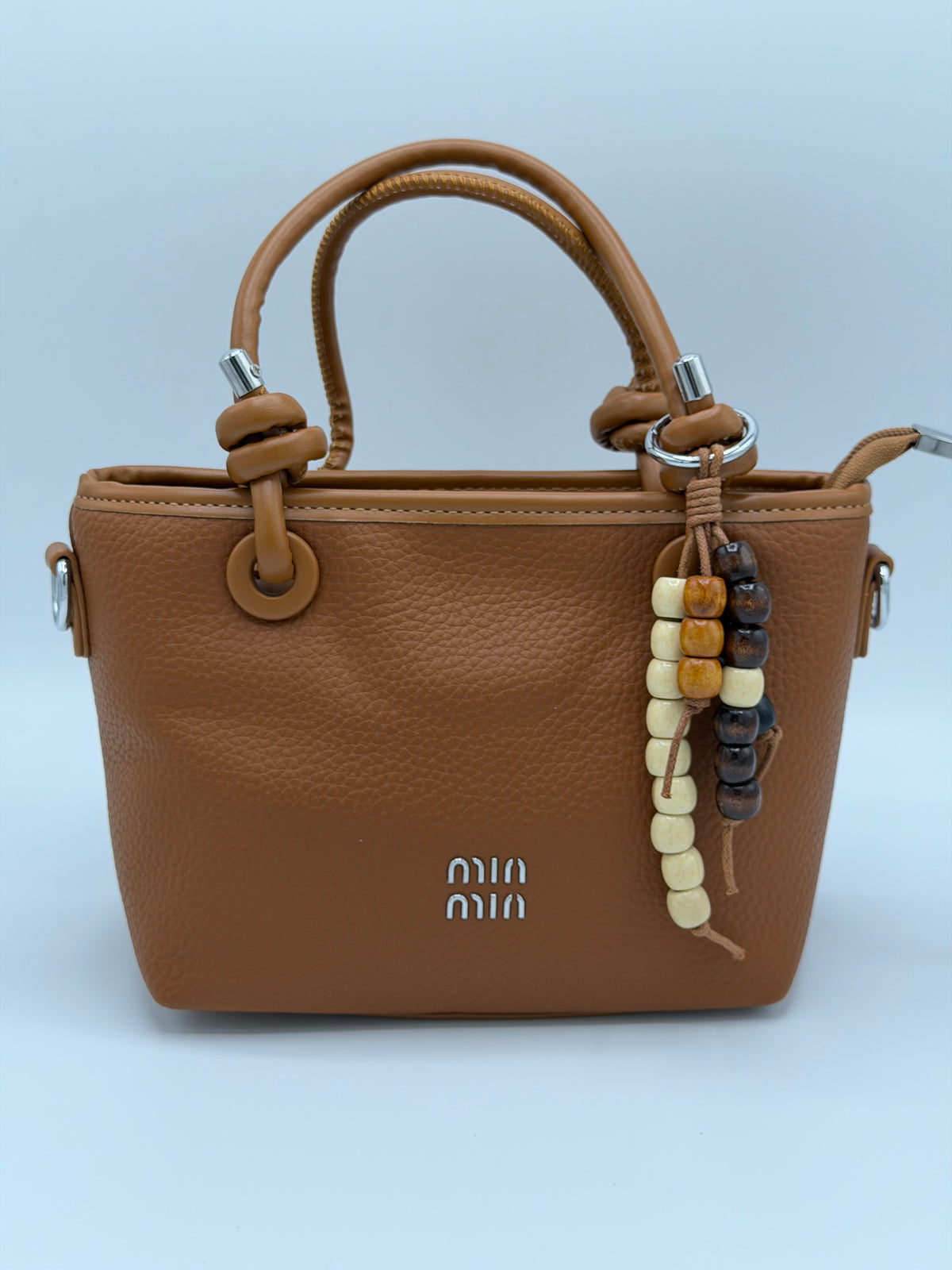Luxury hand bag with crossbody strep