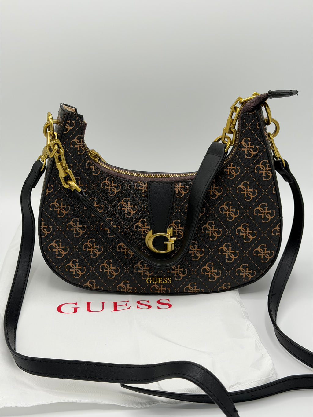 Guess trendy shoulder bag