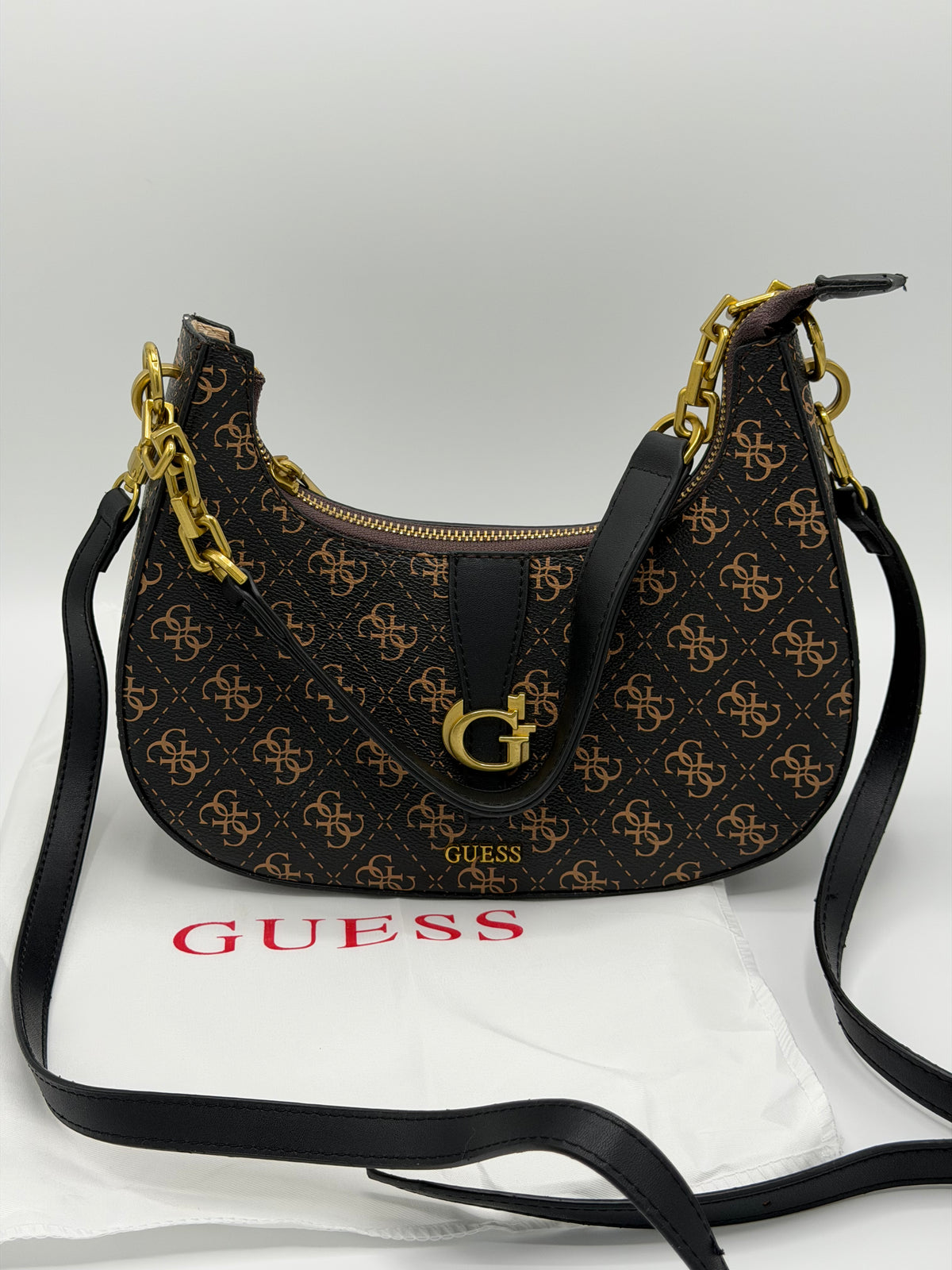 Guess trendy shoulder bag
