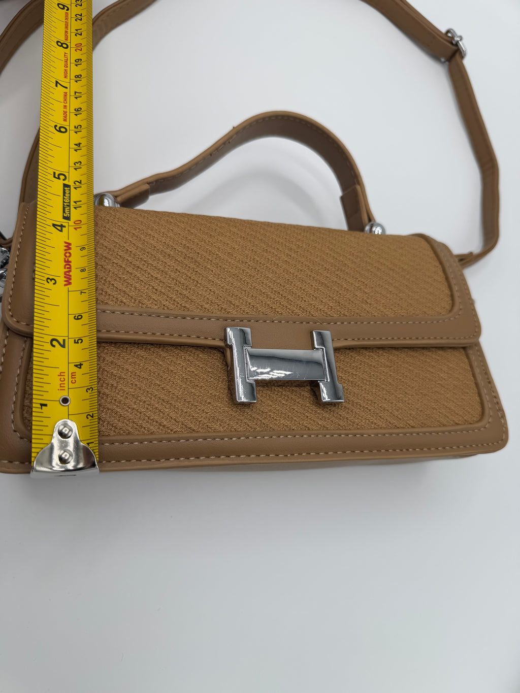 Crossbody handcarry