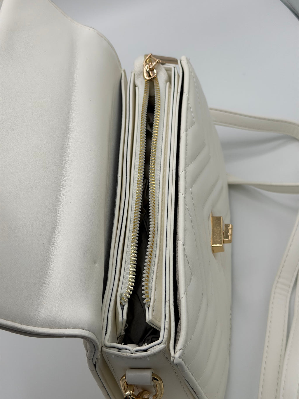 Cross body with shoulder strep