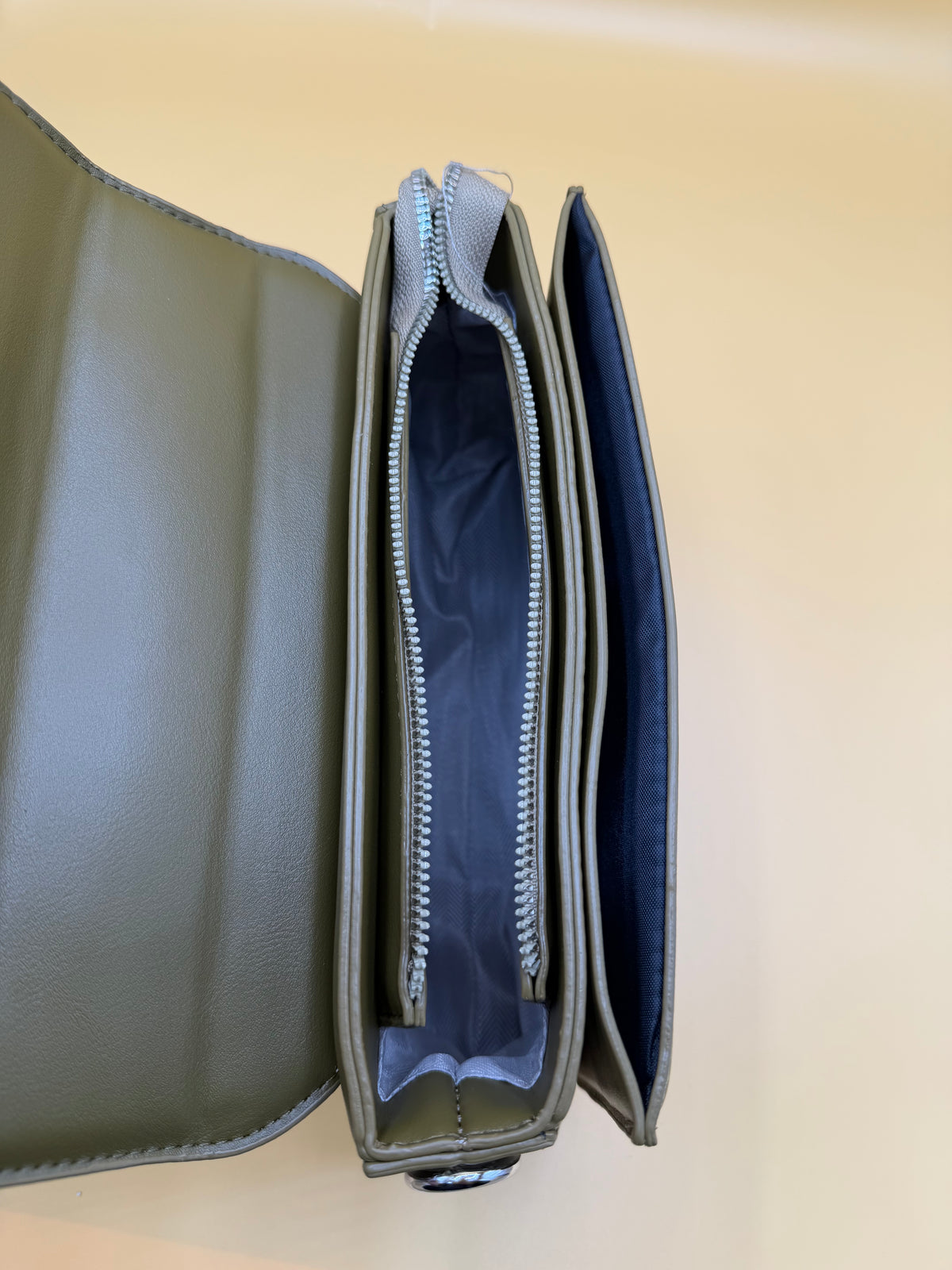 Min min cross body