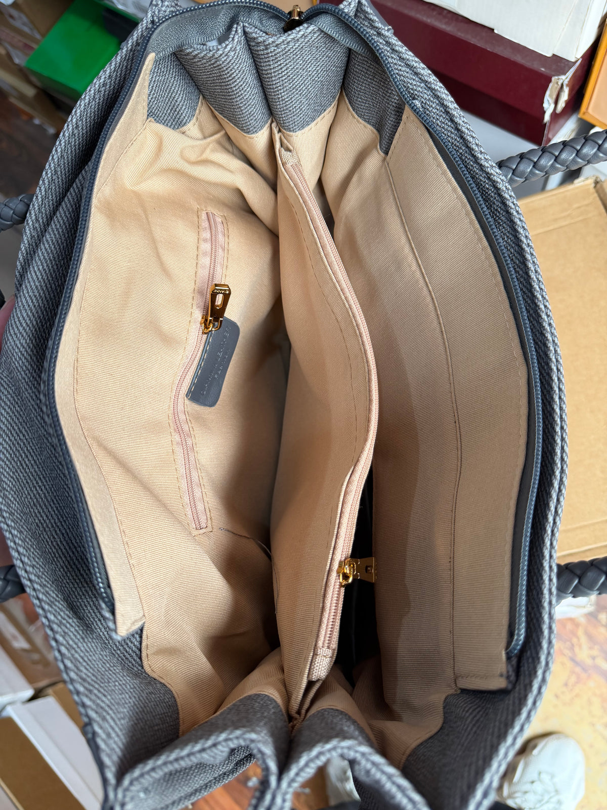 Tote bag